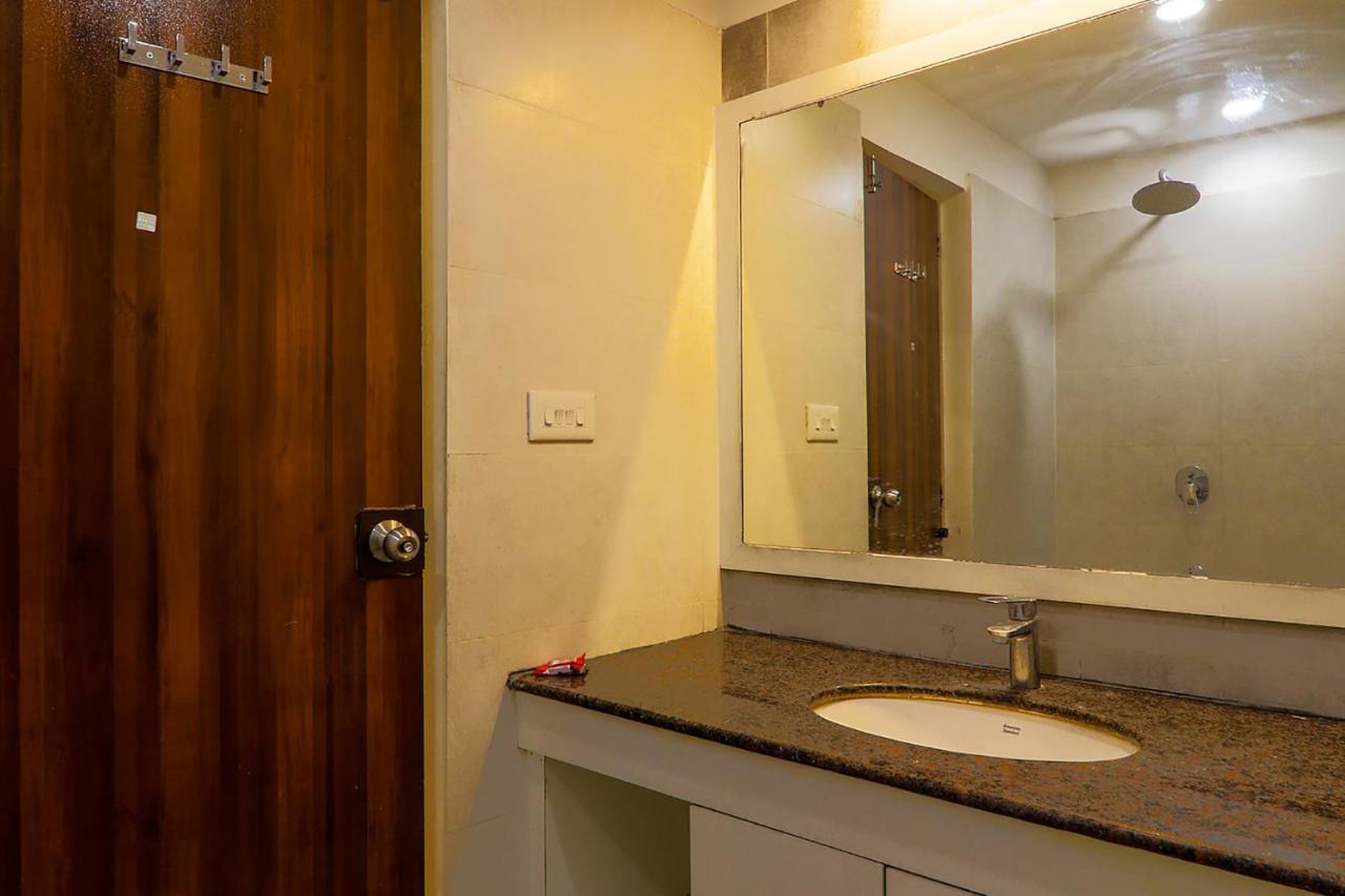 Townhouse Geetraj Near Shalimar Gateway Lucknow Hotel Exterior foto