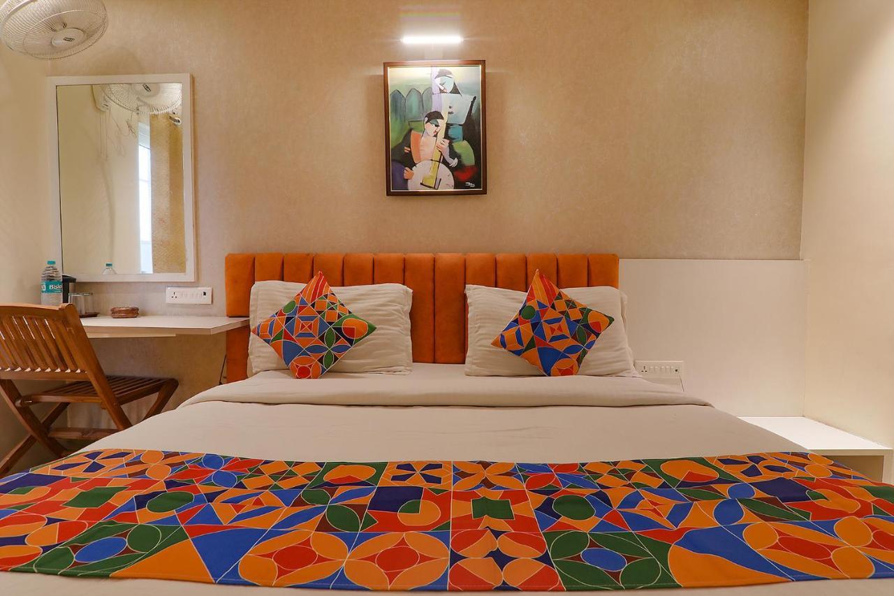 Townhouse Geetraj Near Shalimar Gateway Lucknow Hotel Exterior foto