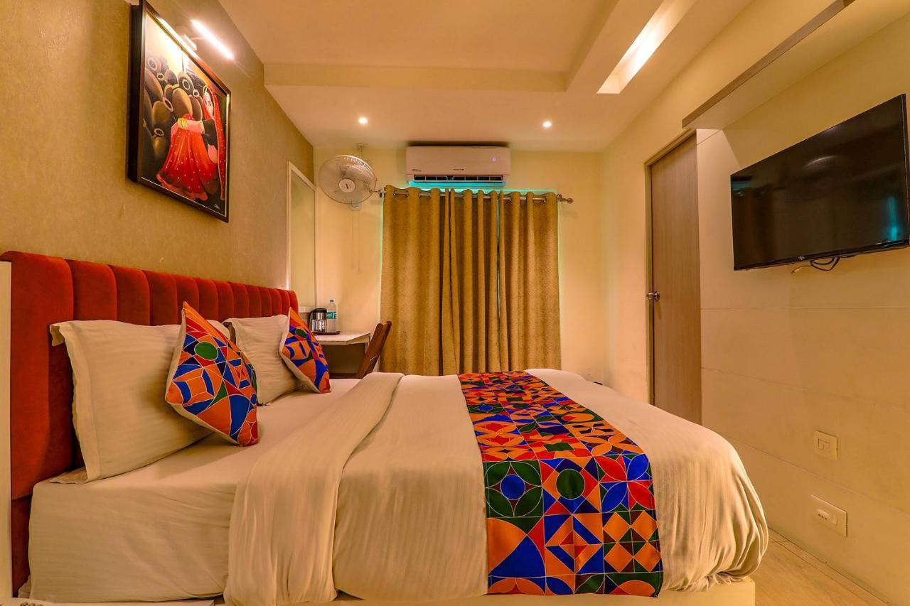 Townhouse Geetraj Near Shalimar Gateway Lucknow Hotel Exterior foto