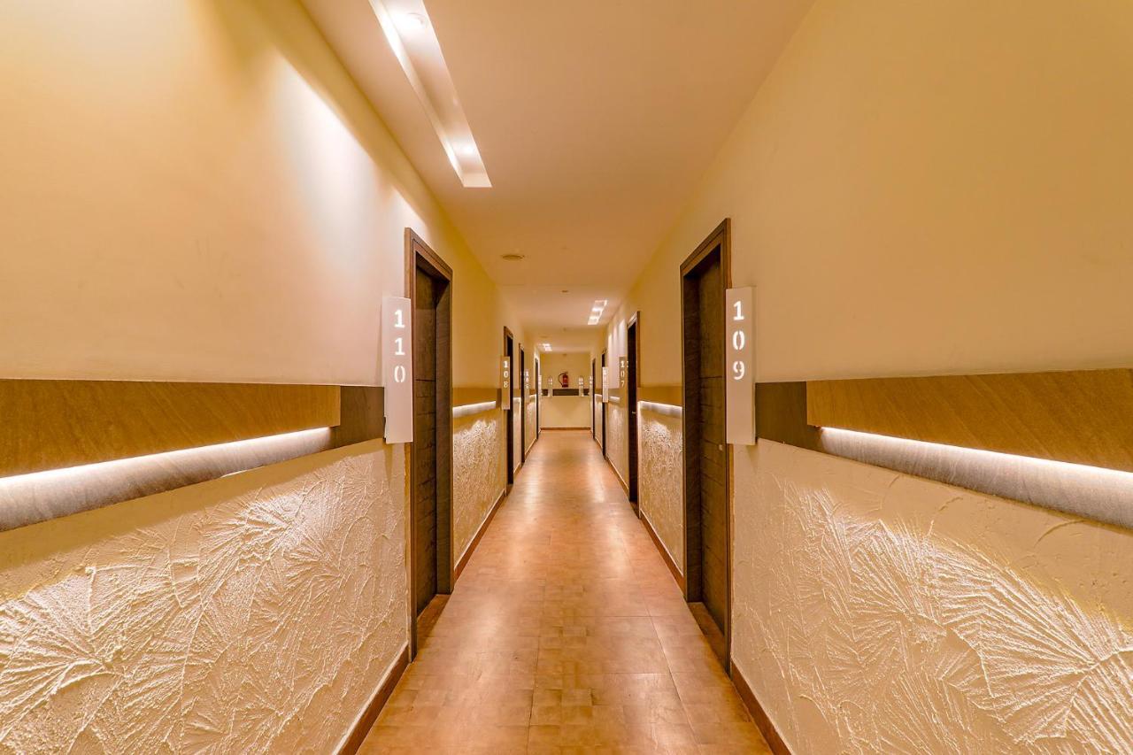 Townhouse Geetraj Near Shalimar Gateway Lucknow Hotel Exterior foto