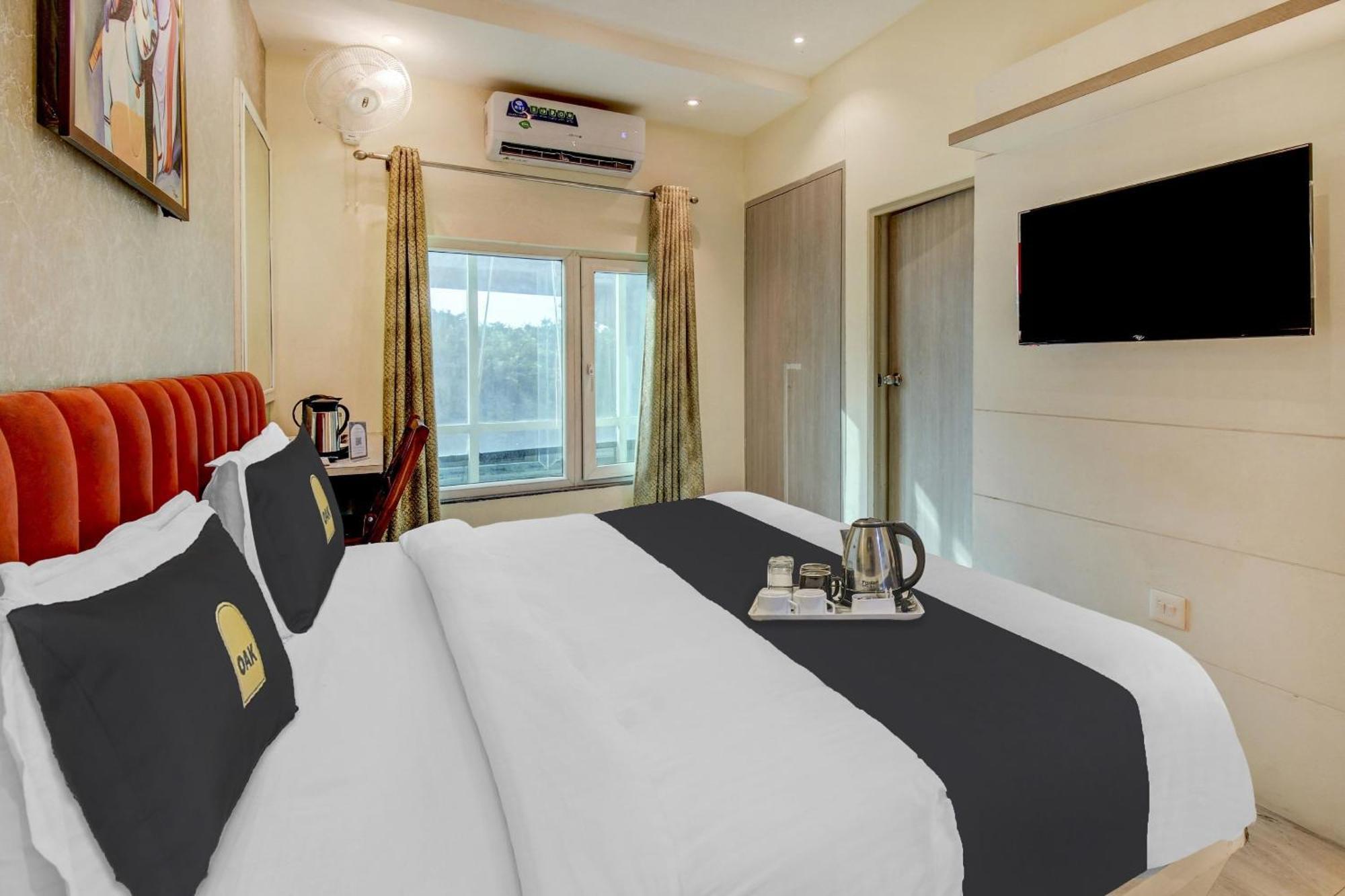 Super Townhouse Geetraj Near Shalimar Gateway Lucknow Hotel Exterior foto