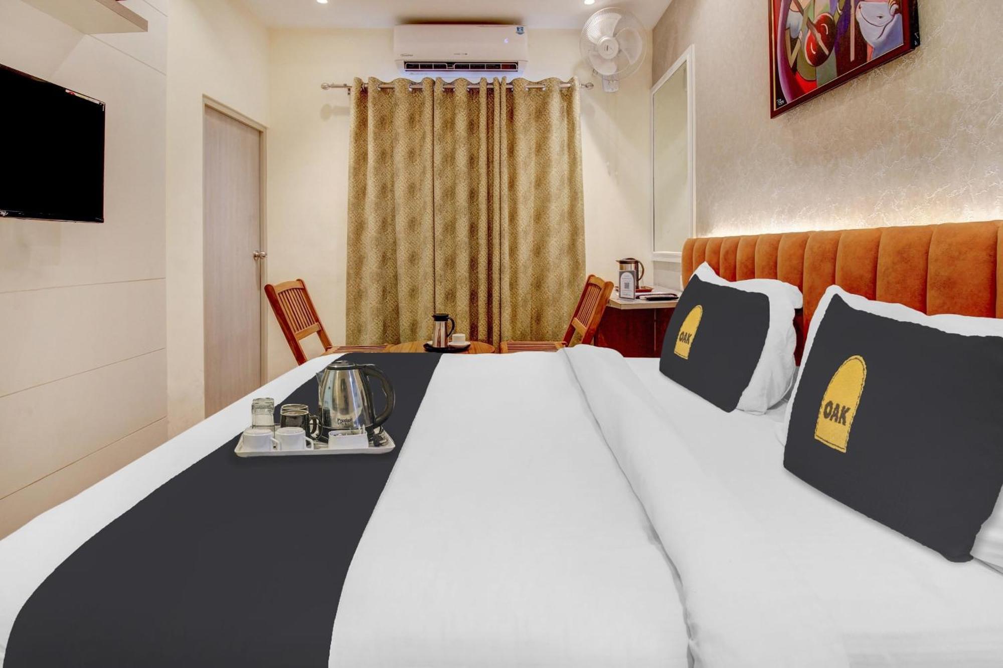 Super Townhouse Geetraj Near Shalimar Gateway Lucknow Hotel Exterior foto