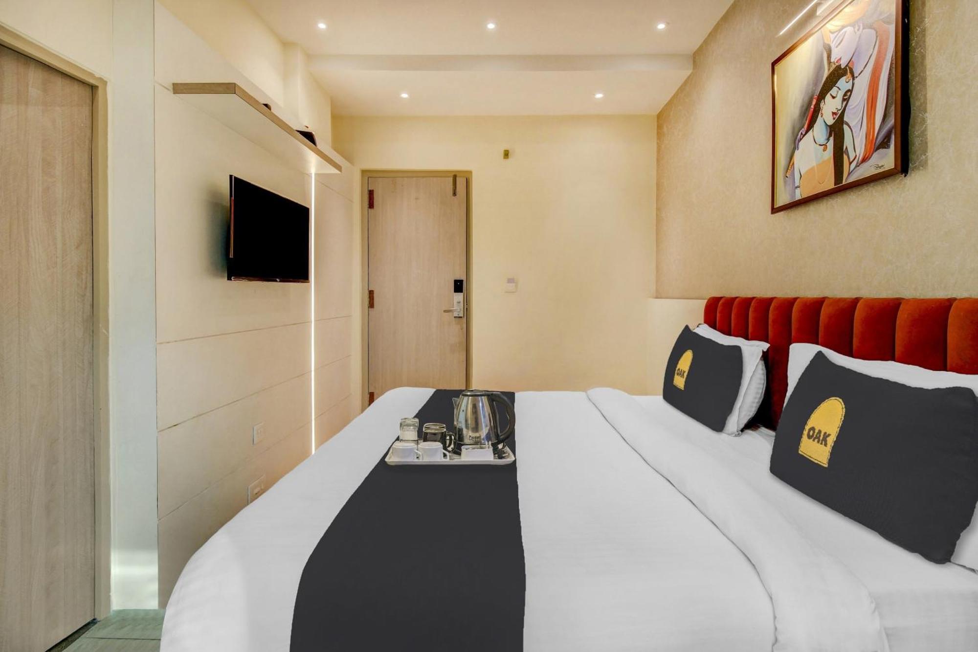 Townhouse Geetraj Near Shalimar Gateway Lucknow Hotel Exterior foto