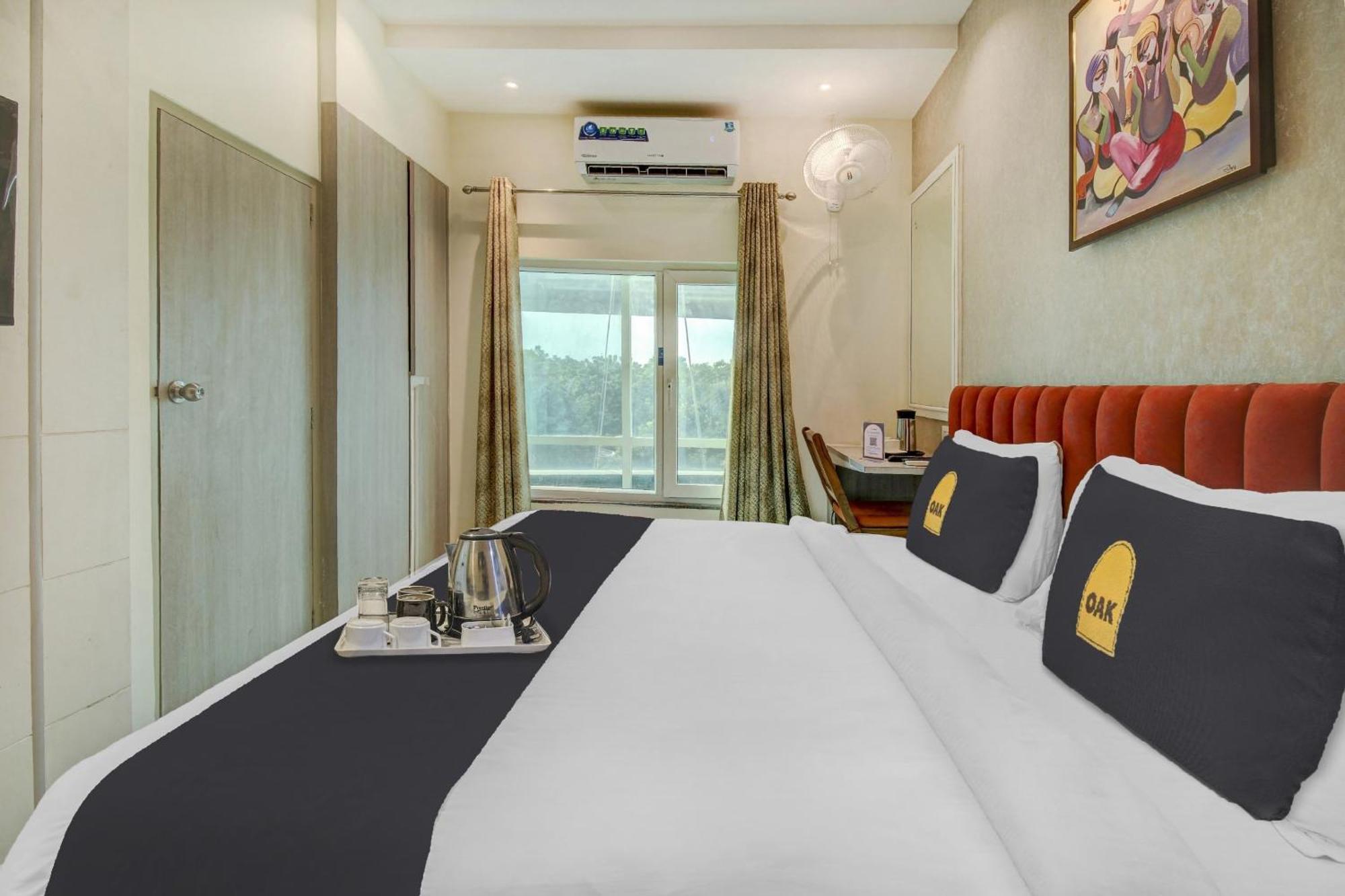 Super Townhouse Geetraj Near Shalimar Gateway Lucknow Hotel Exterior foto