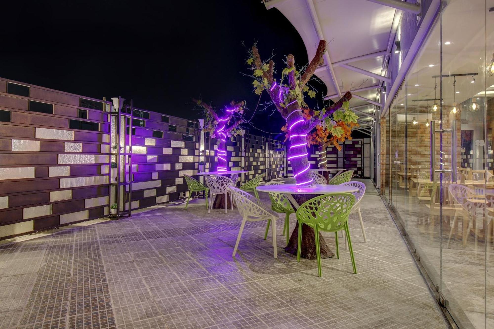 Townhouse Geetraj Near Shalimar Gateway Lucknow Hotel Exterior foto